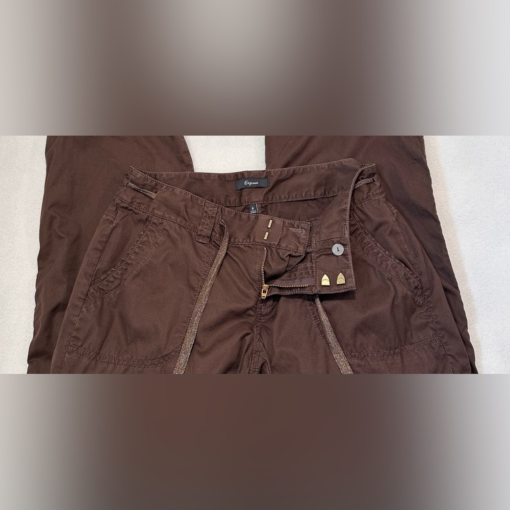 Y2K Vintage Express women's brown cargo pants.
Size: 8 - Picture 4 of 7
